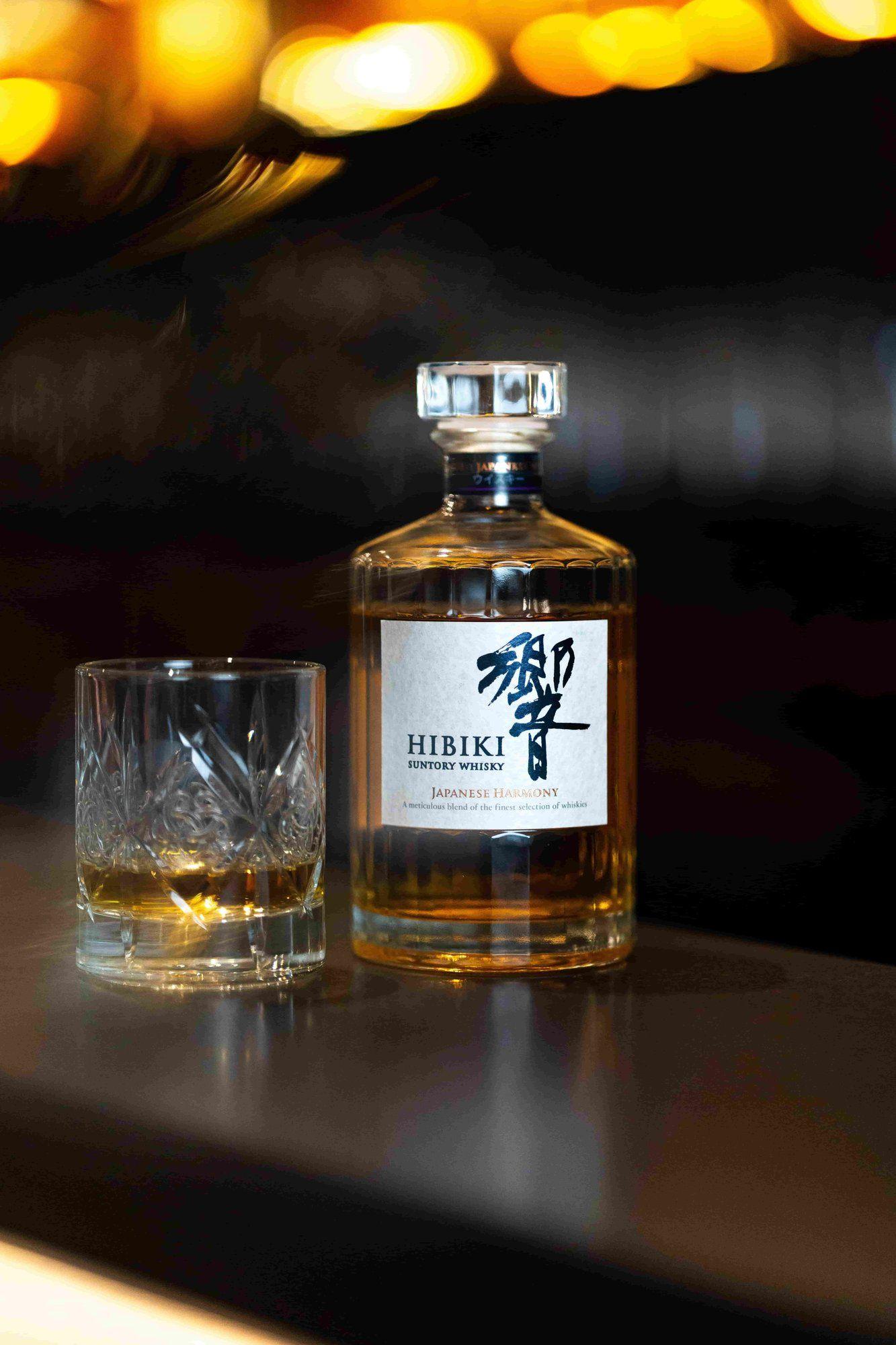 Sélection de cigares d’exception et de spiritueux dans un Cigar Bar à l’ambiance intimiste et chaleureuse